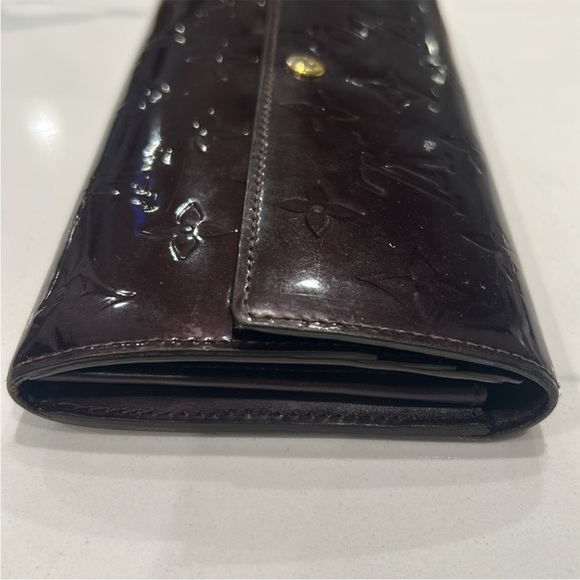 Louis Vuitton Vernis Portefeuille Sarah Wallet Amarante / Burgundy - EUC - Picture 16 of 16